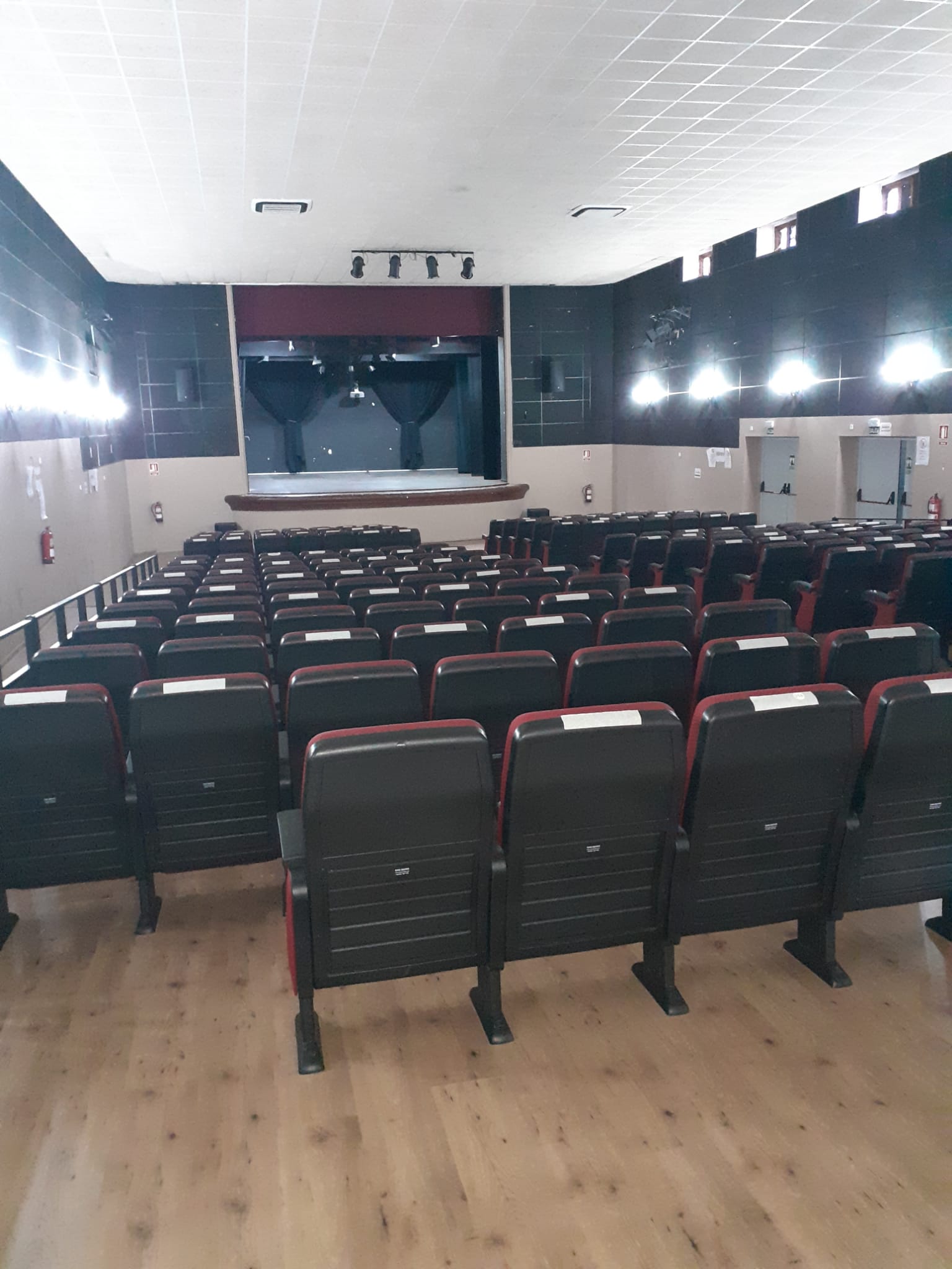 Sala-de-Butacas-Cine-Teatro-Hornachuelos-3