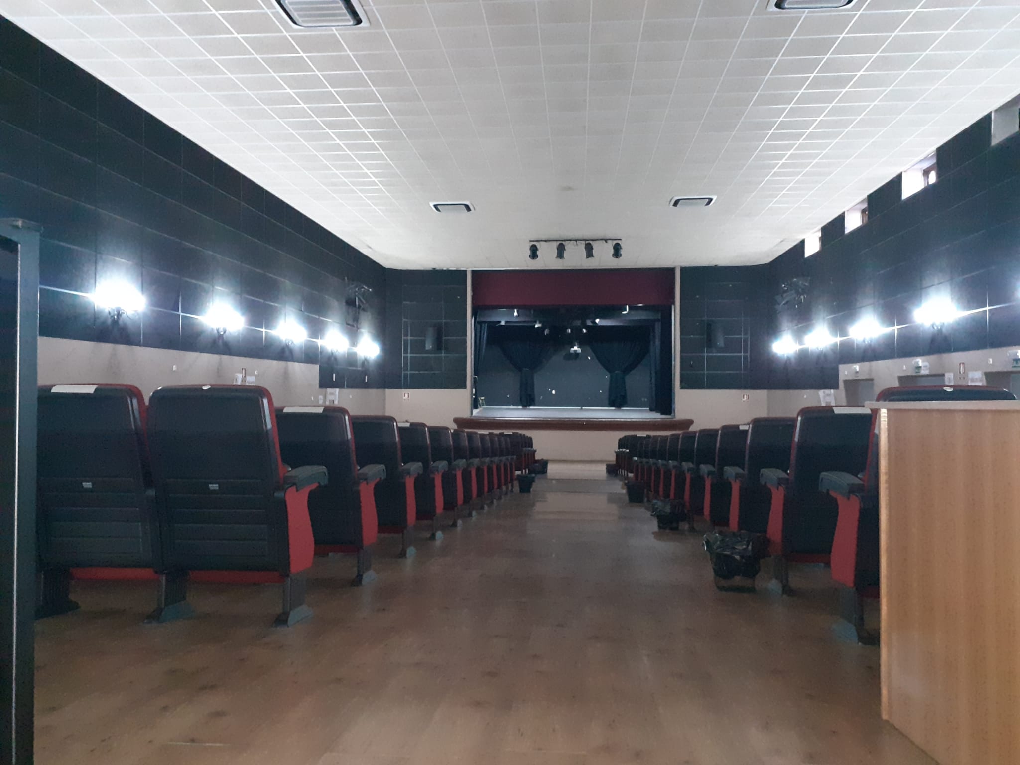 Sala-de-Butacas-Cine-Teatro-Hornachuelos-5