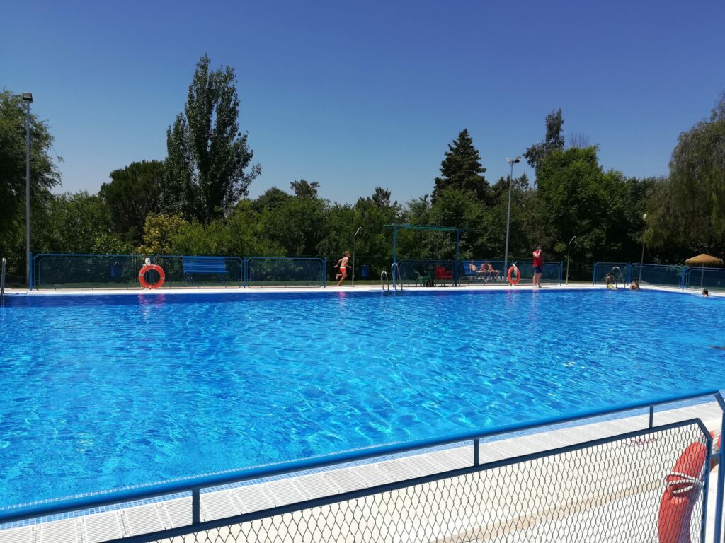 Apertura de piscina municipal, día 22 de junio